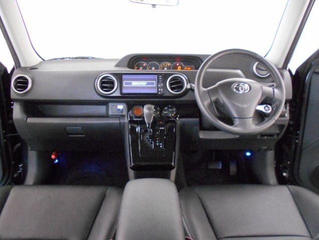 2011  TOYOTA COROLLA RUMION